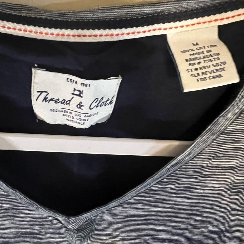 Men’s Thread & Cloth TShirt - Picture 2 of 3
